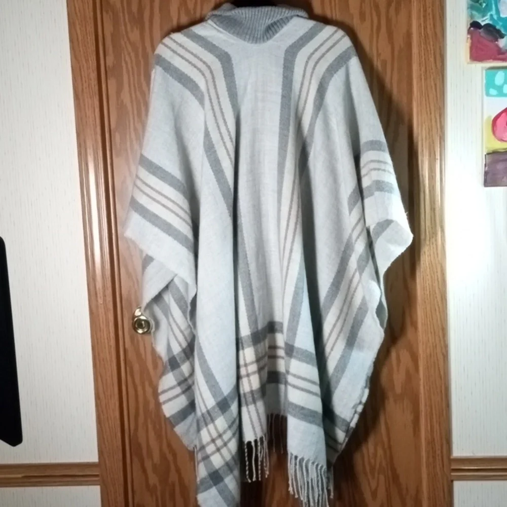 COCO + CARMEN, Zip Up Poncho, Fall, Travel, Vacation, Office, Casual - Picture 2 of 11